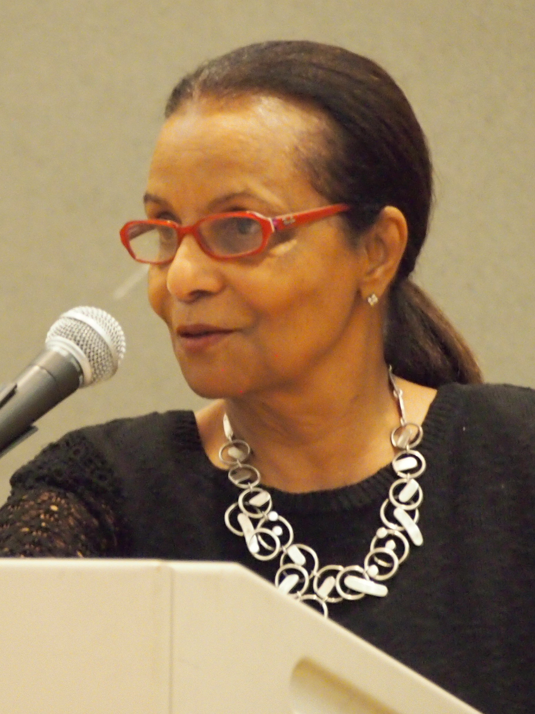 Nunez, Elizabeth