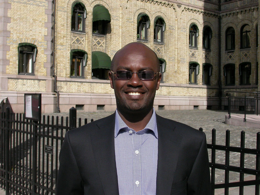 Mwenda, Andrew