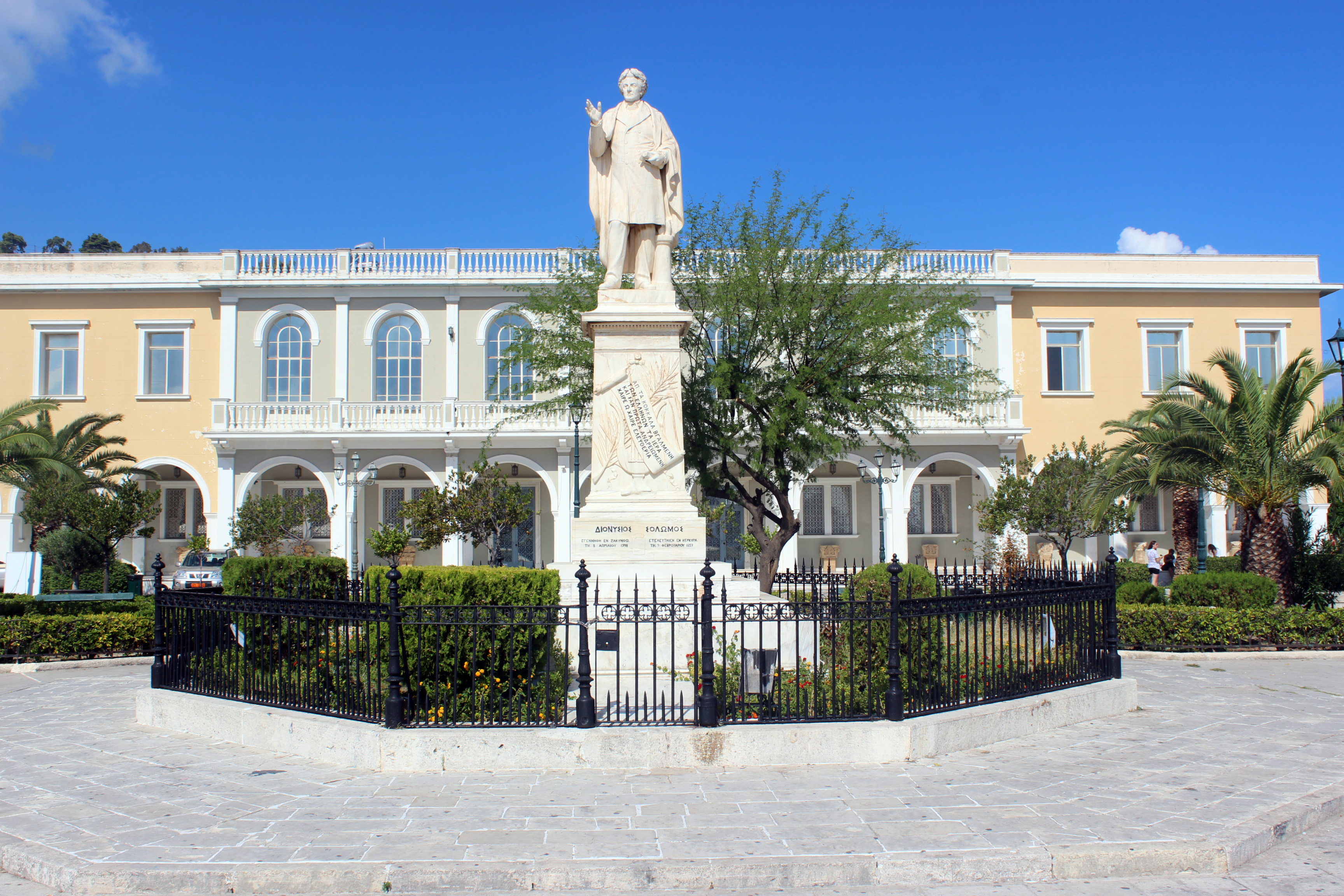 Solomos