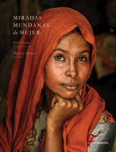 Miradas mundanas de mujer