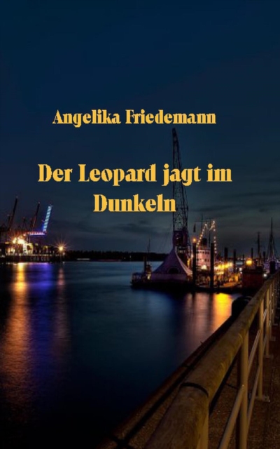 Der Leopard jagt im Dunkeln