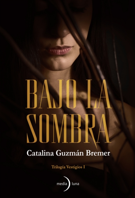 Bajo la sombra